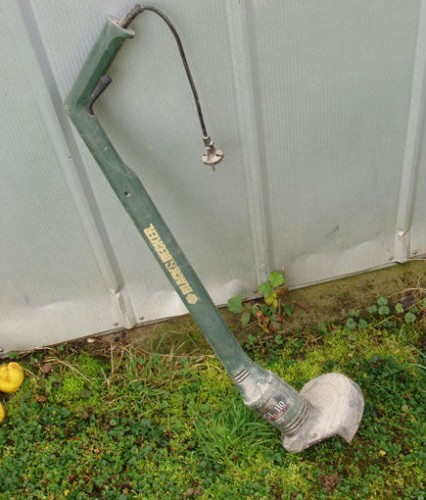 Coupe bordure 24cm